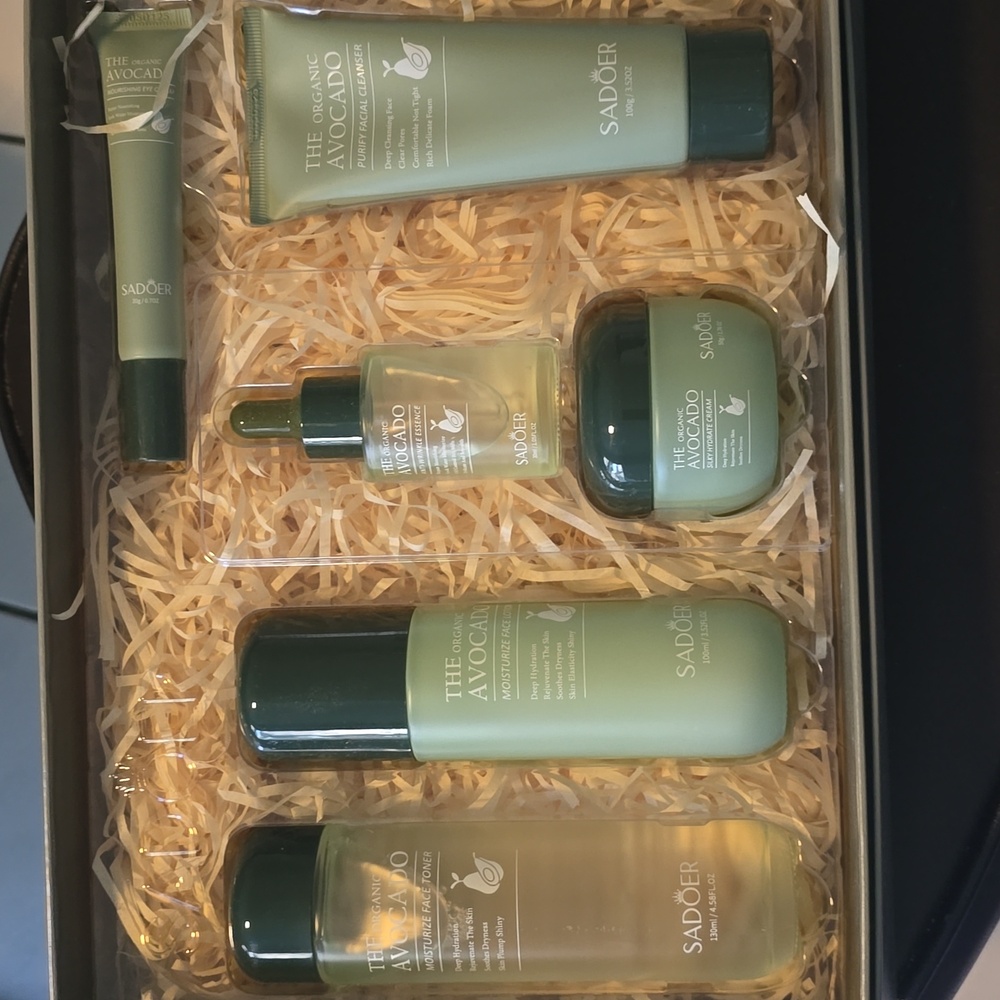 Sadoer The Organic Avocado NIB Six Piece Skin Care Set